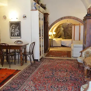 https://appartamento-la-grotta.it-tuscanyhotel.com